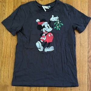H&M Disney Mickey mouse Christmas t shirt size small